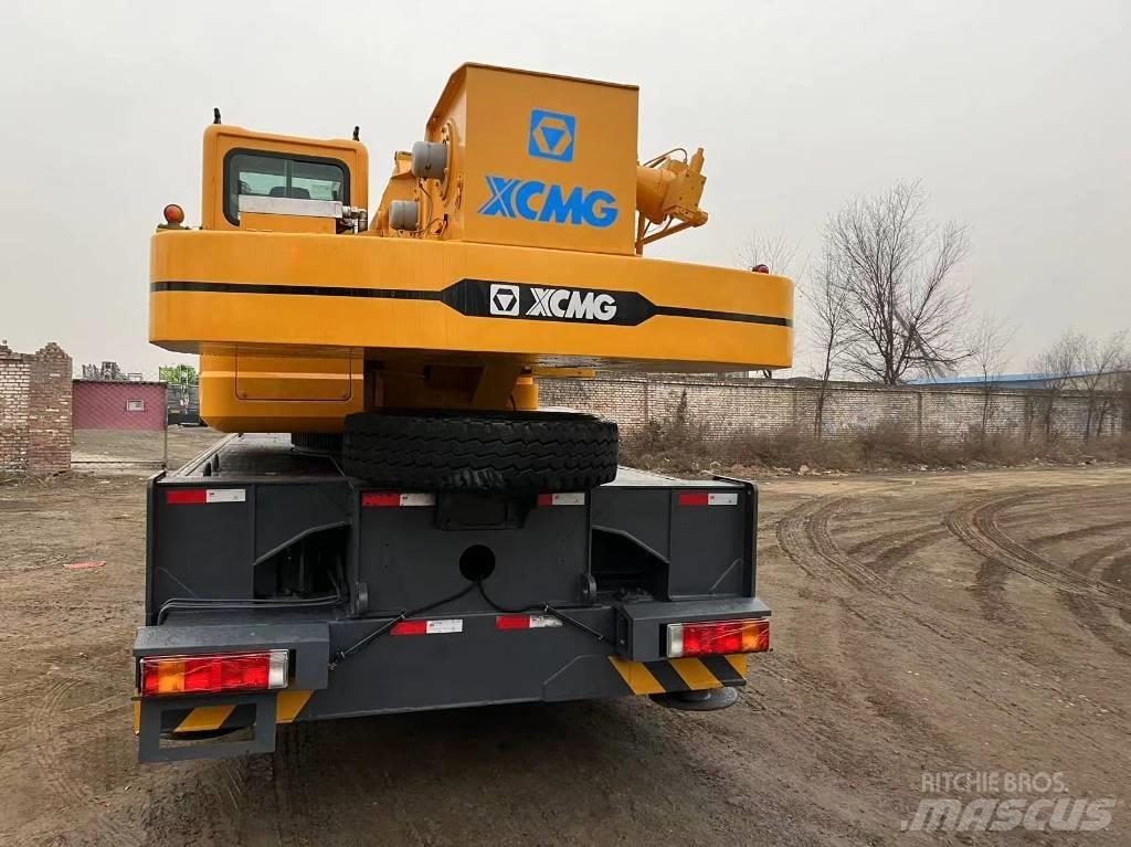 XCMG XCT 25 Univerzální terénní jeřáby