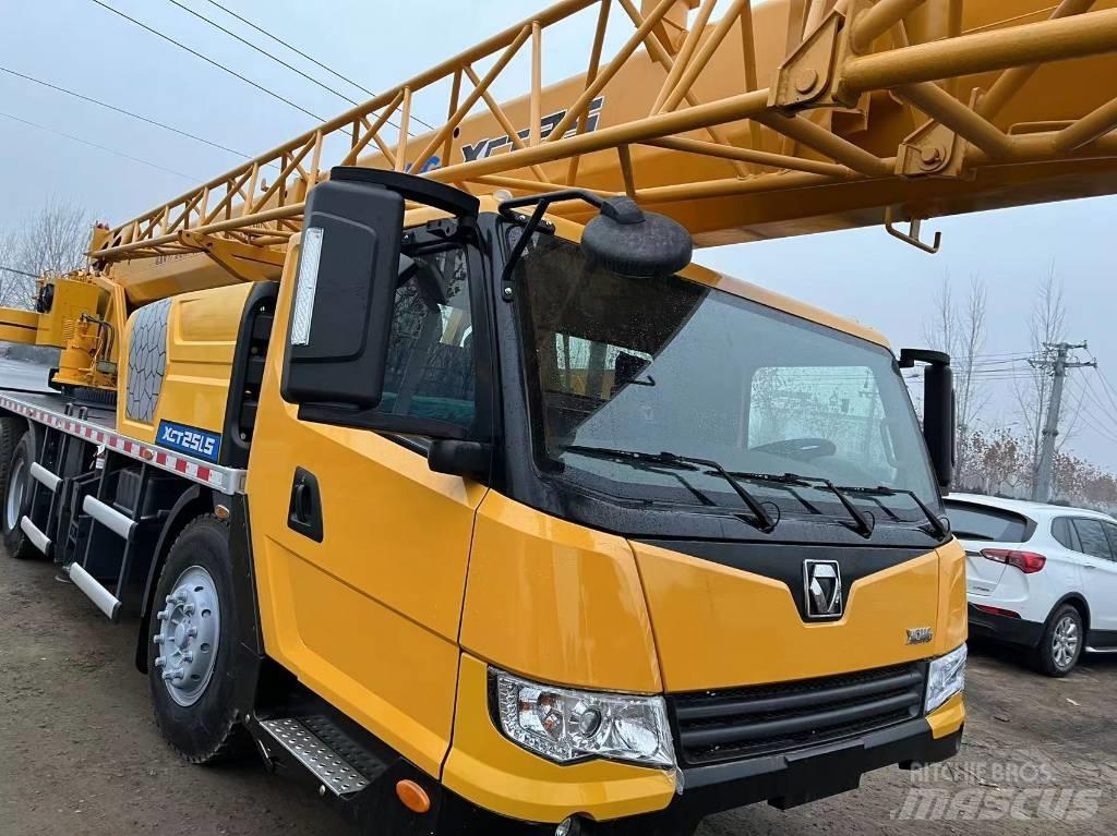 XCMG XCT 25 Univerzální terénní jeřáby