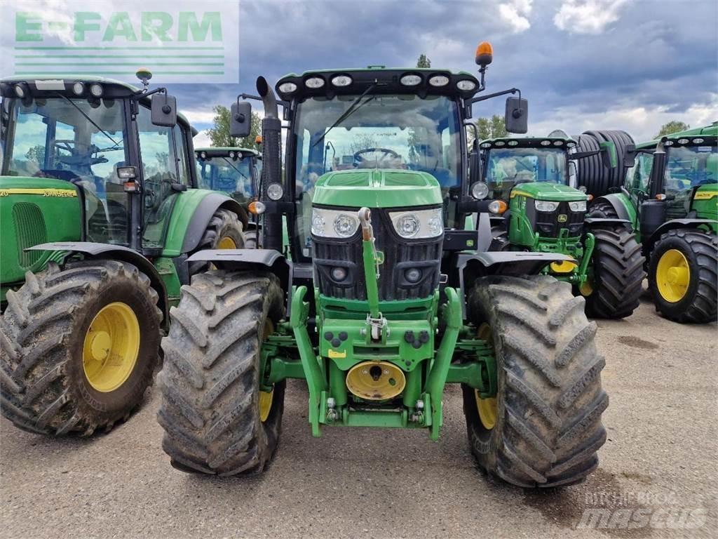 John Deere 6125R Traktory