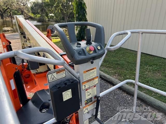 JLG T 350 Přívěsové plošiny