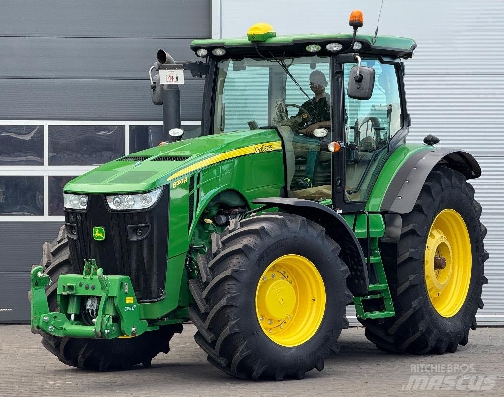 John Deere 8310 R Traktory