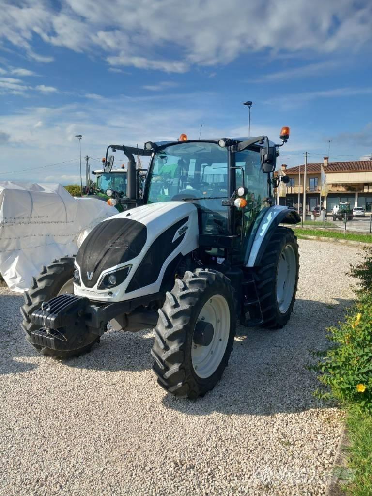 Valtra A 104 Traktory