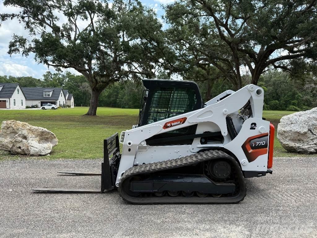 Bobcat T 770 Smykem řízené nakladače
