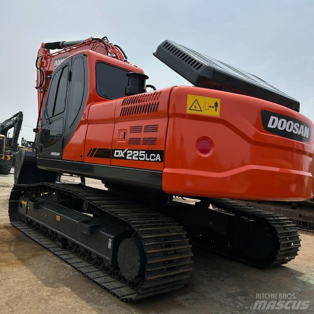 Doosan DX 225 LC Pásová rýpadla