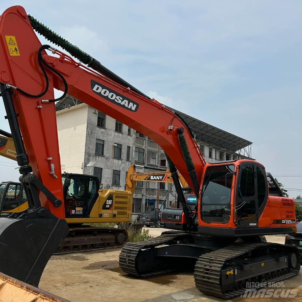 Doosan DX 225 LC Pásová rýpadla