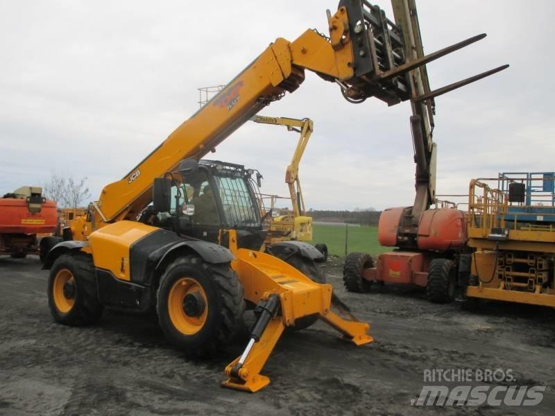 JCB 540-140 Teleskopické manipulátory