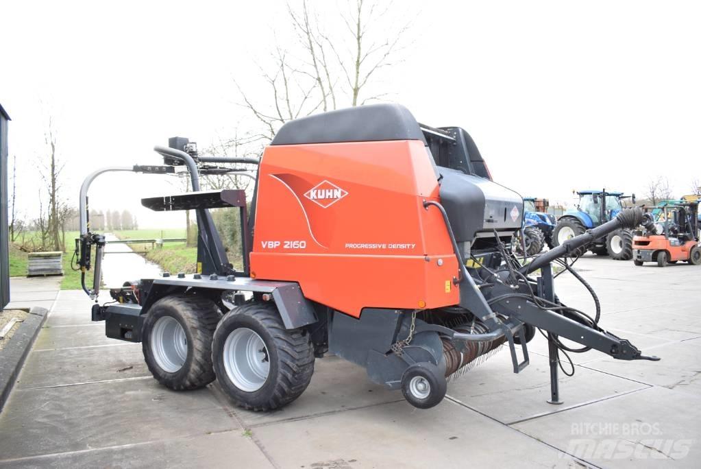 Kuhn VBP 2160 Lis na válcové balíky