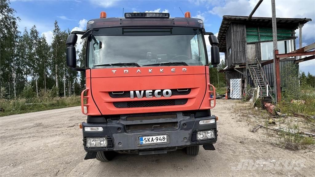 Iveco Trakker Valníky/Sklápěcí bočnice