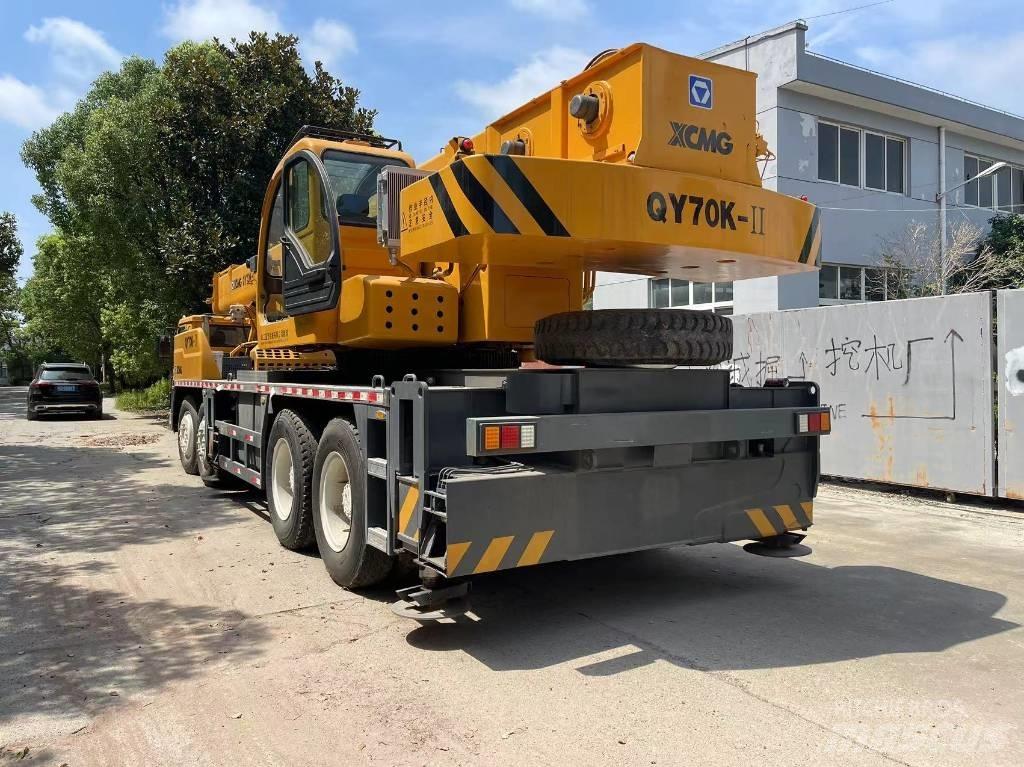 XCMG QY70K-II Kladkostroje, navijáky a stavební výtahy