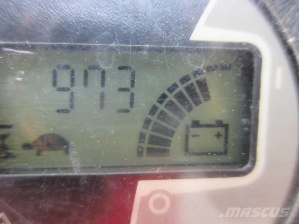 JLG Toucan 8 E Vertikální sloupové výtahy