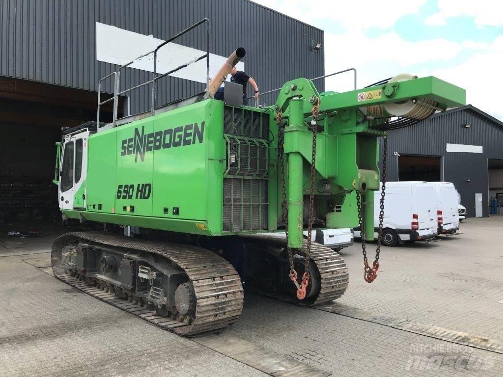 Sennebogen 690 Pásové jeřáby