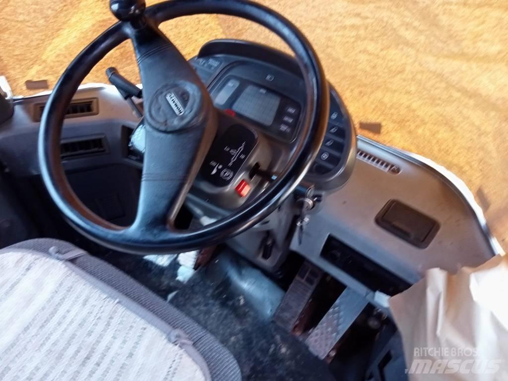 Komatsu WA500-3 Kolové nakladače