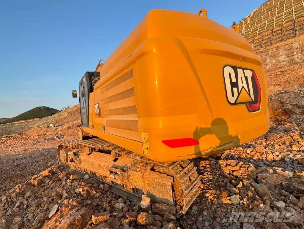 CAT 352 Pásová rýpadla