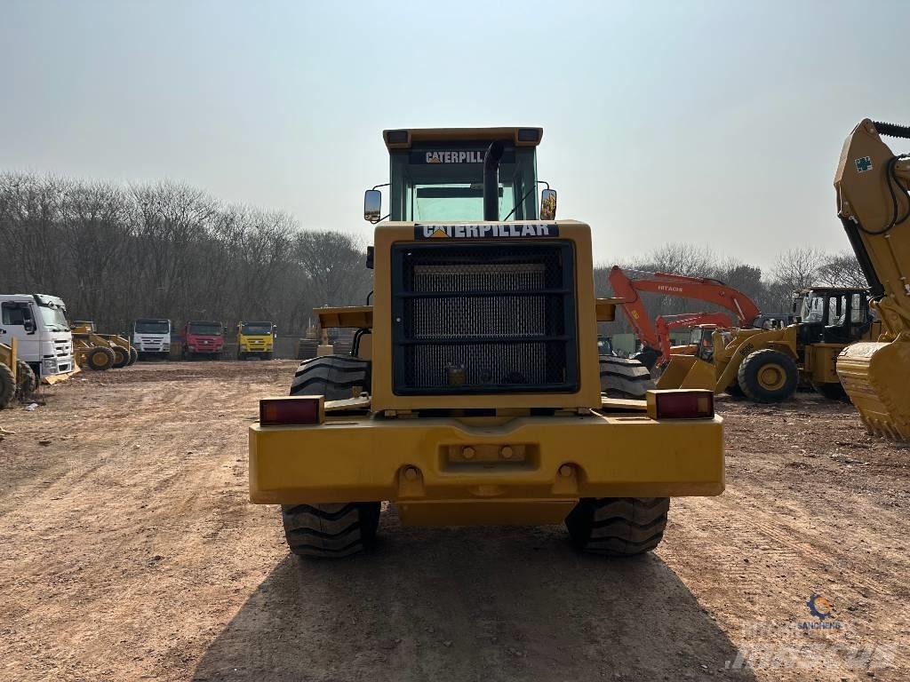 CAT 950G Kolové nakladače