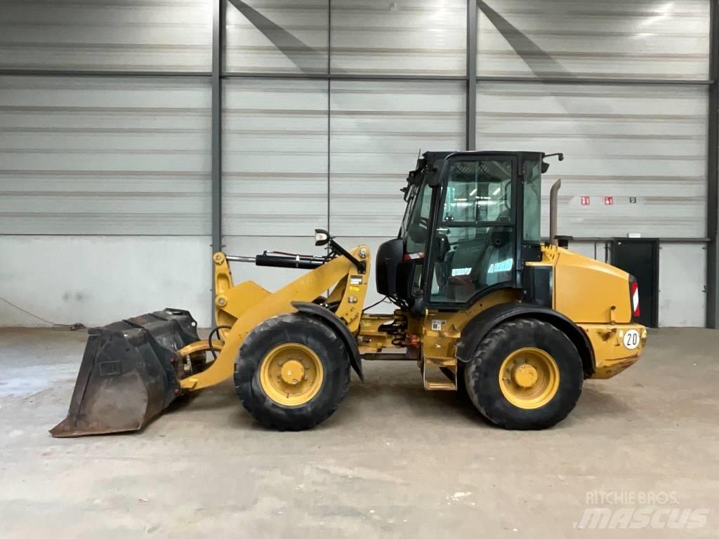 CAT 908 M Kolové nakladače
