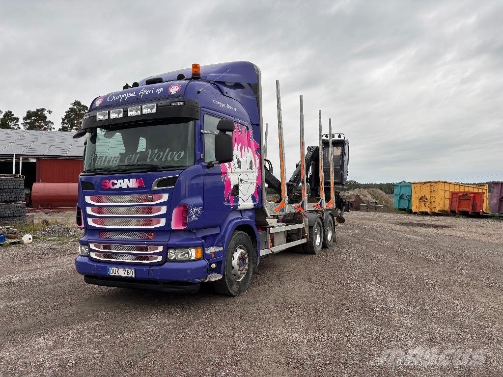 Scania 560. 6x4 Vozy na přepravu kmenů