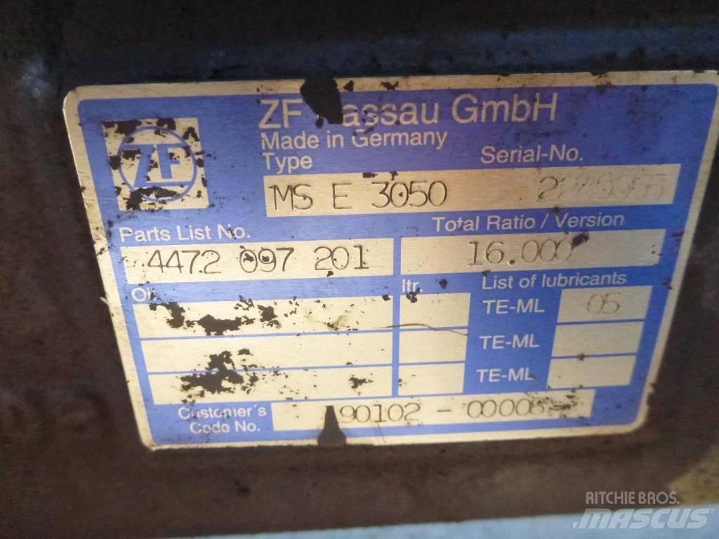 GM Doosan DX140W Nápravy