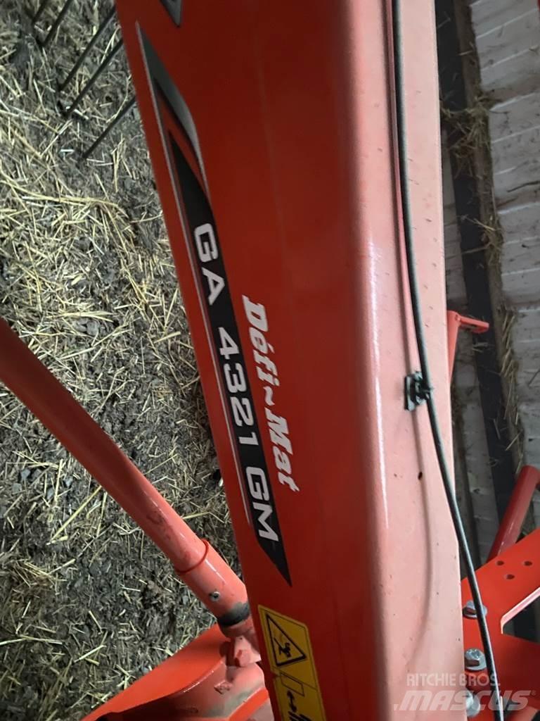 Kuhn GA4321 Řádkovače