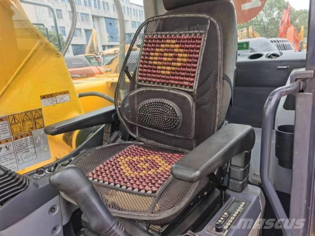 Komatsu PC 200-8 Pásová rýpadla