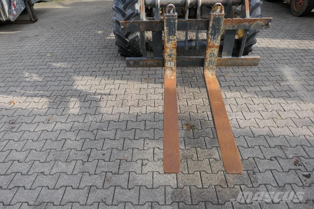 Komatsu WA 100 M-5 Kolové nakladače
