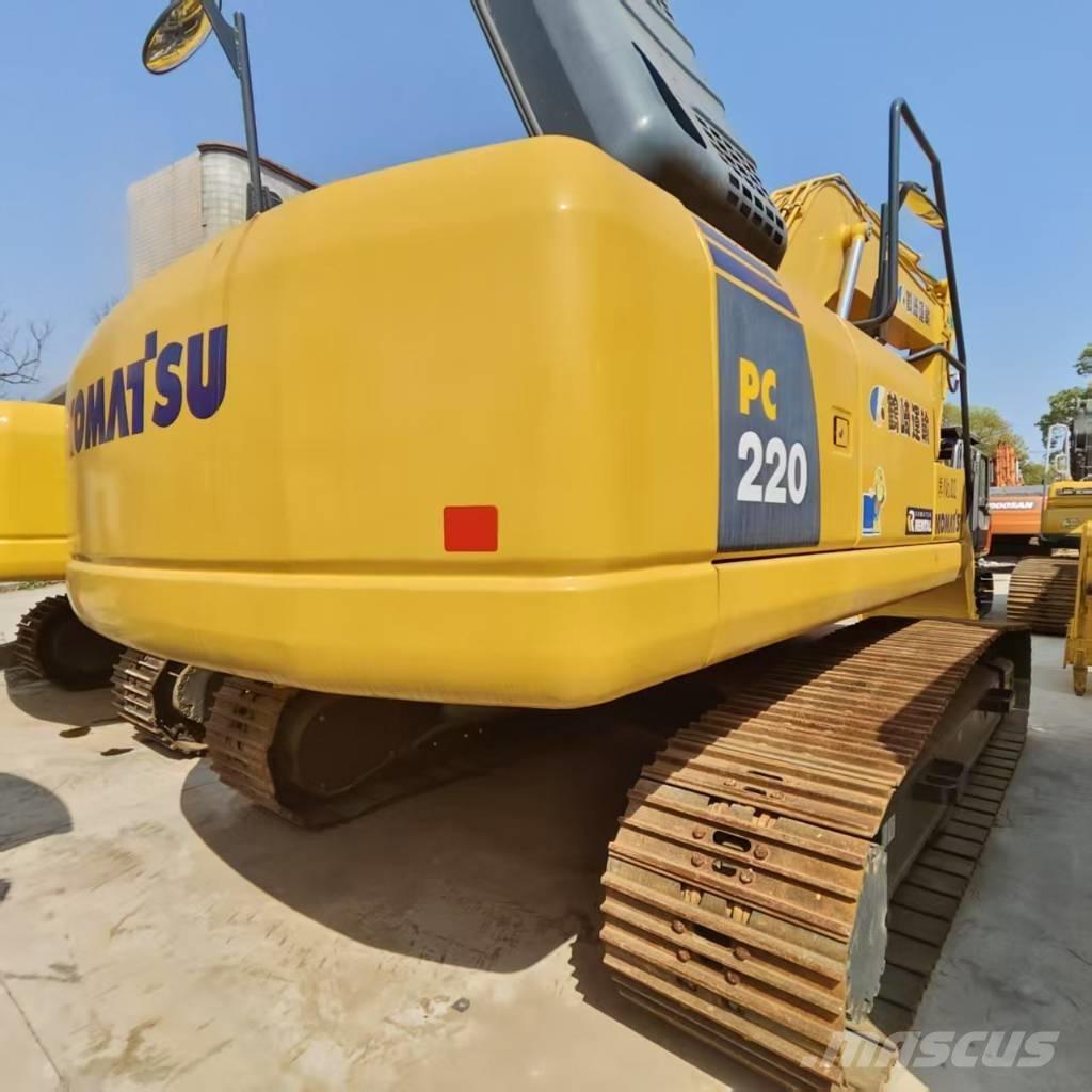 Komatsu PC 220-8 Pásová rýpadla