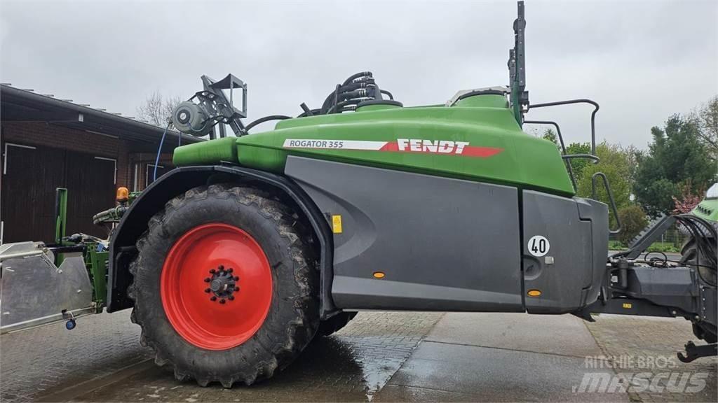 Fendt Rogator 355 Tažené postřikovače