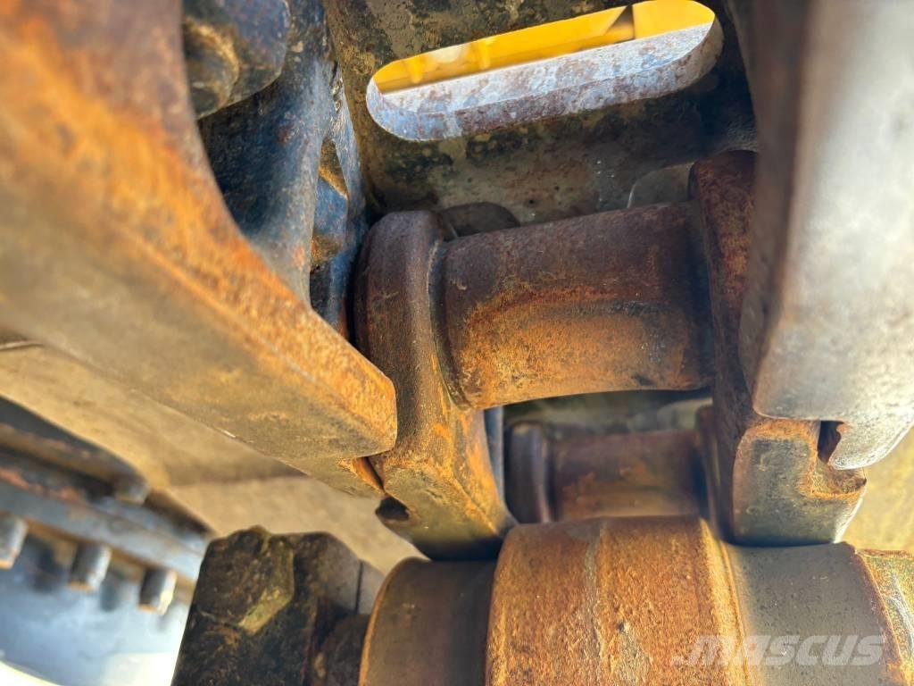 CAT 323 Pásová rýpadla