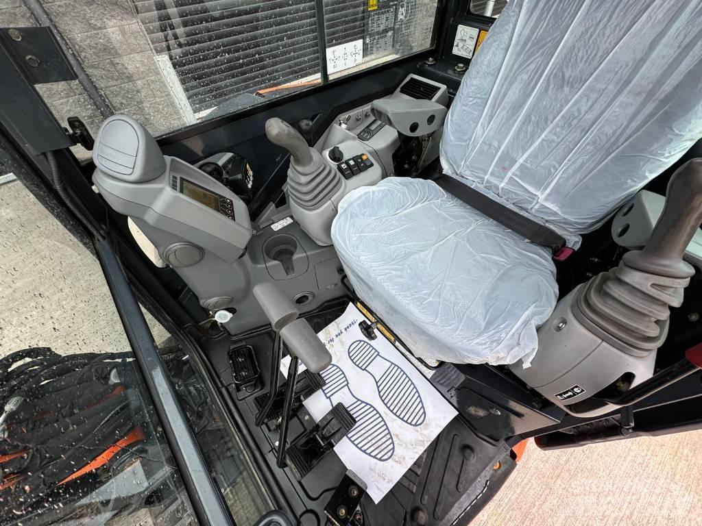 Hitachi ZX 33 U-5 A Mini rýpadla < 7t