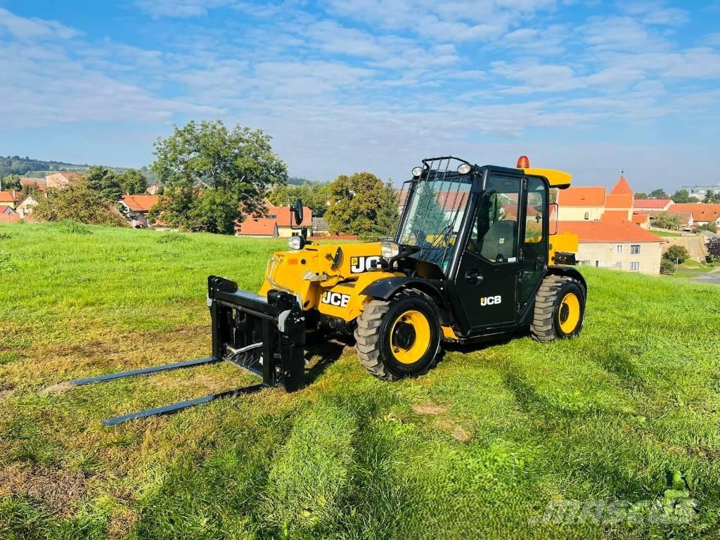 JCB 525-60 Teleskopické manipulátory