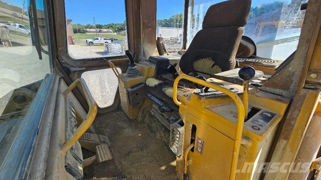 CAT 963 B Pásové nakladače