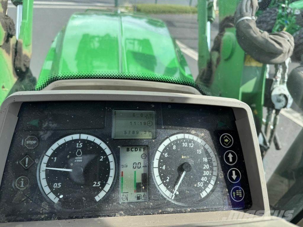 John Deere 6110M Traktory