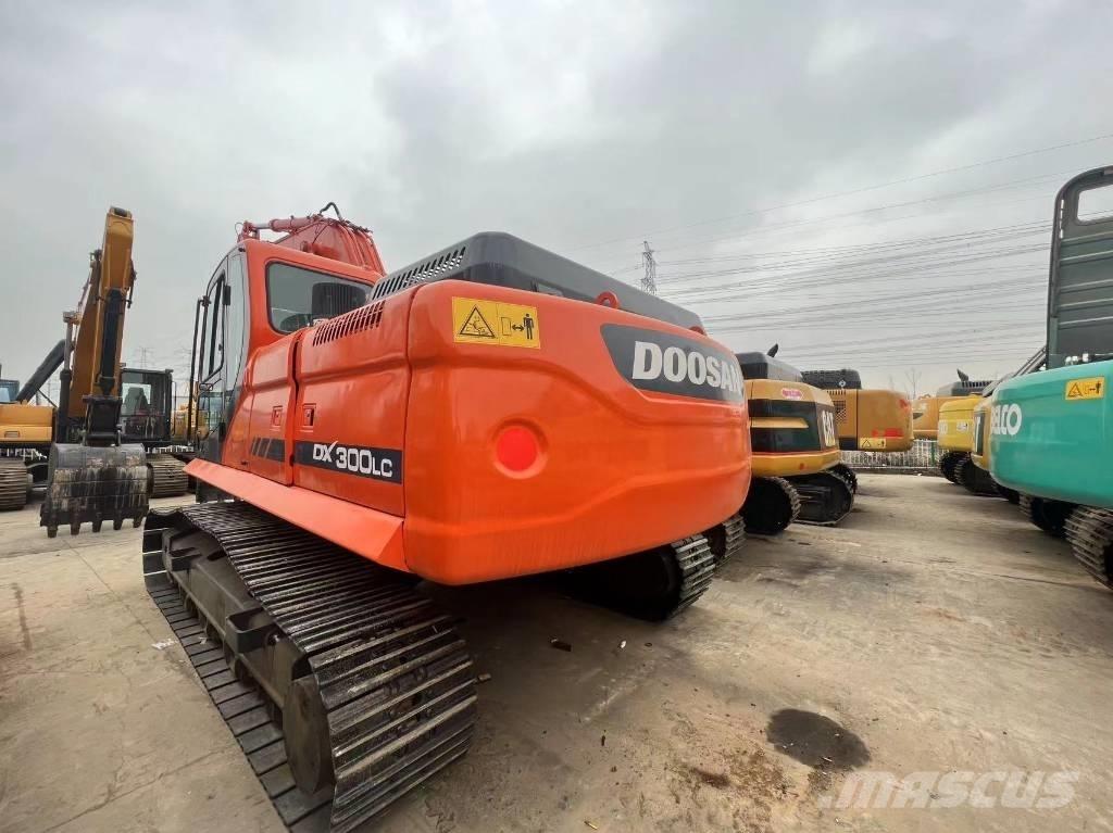 Doosan DOOOSAN DX300 Pásová rýpadla