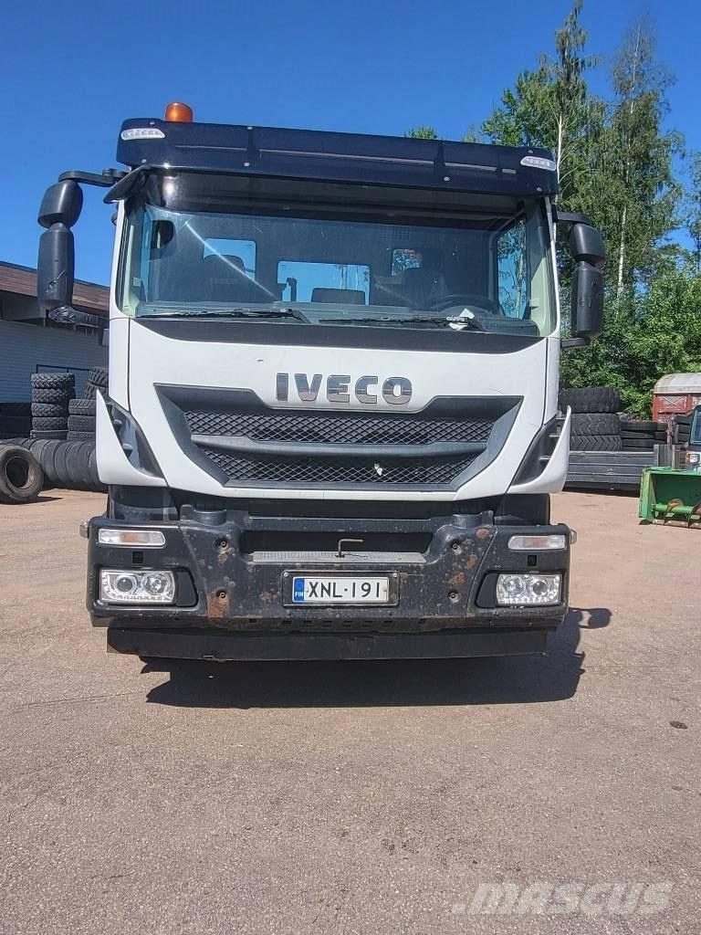 Iveco Stralis-360 Valník s navijákem