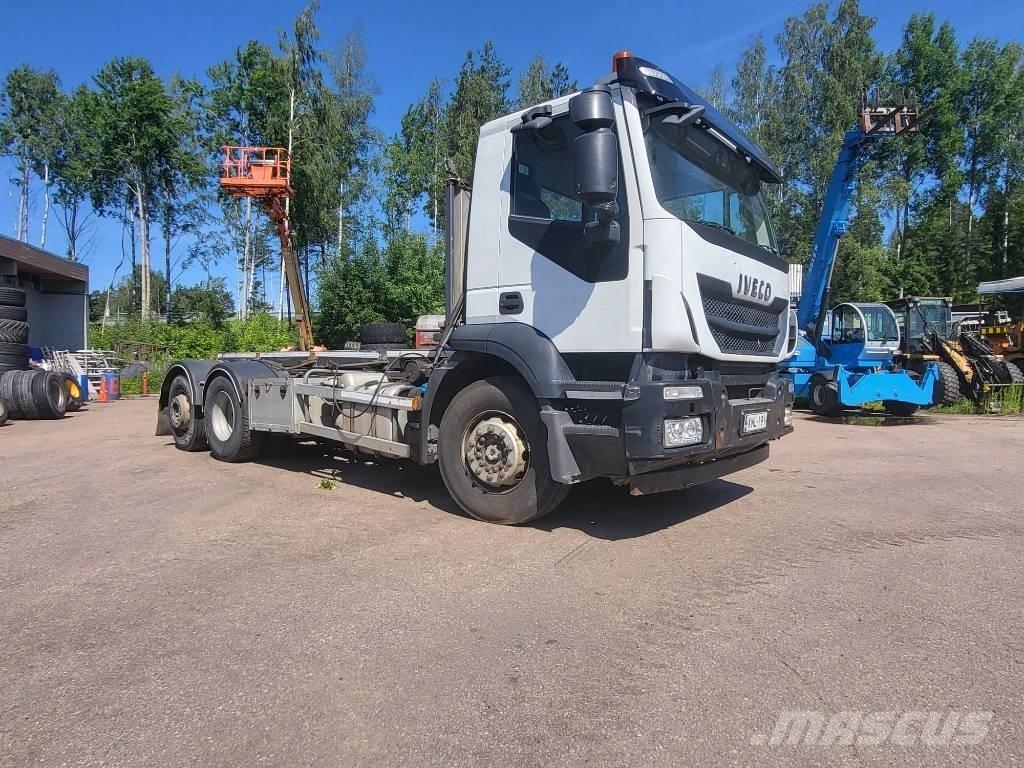 Iveco Stralis-360 Valník s navijákem