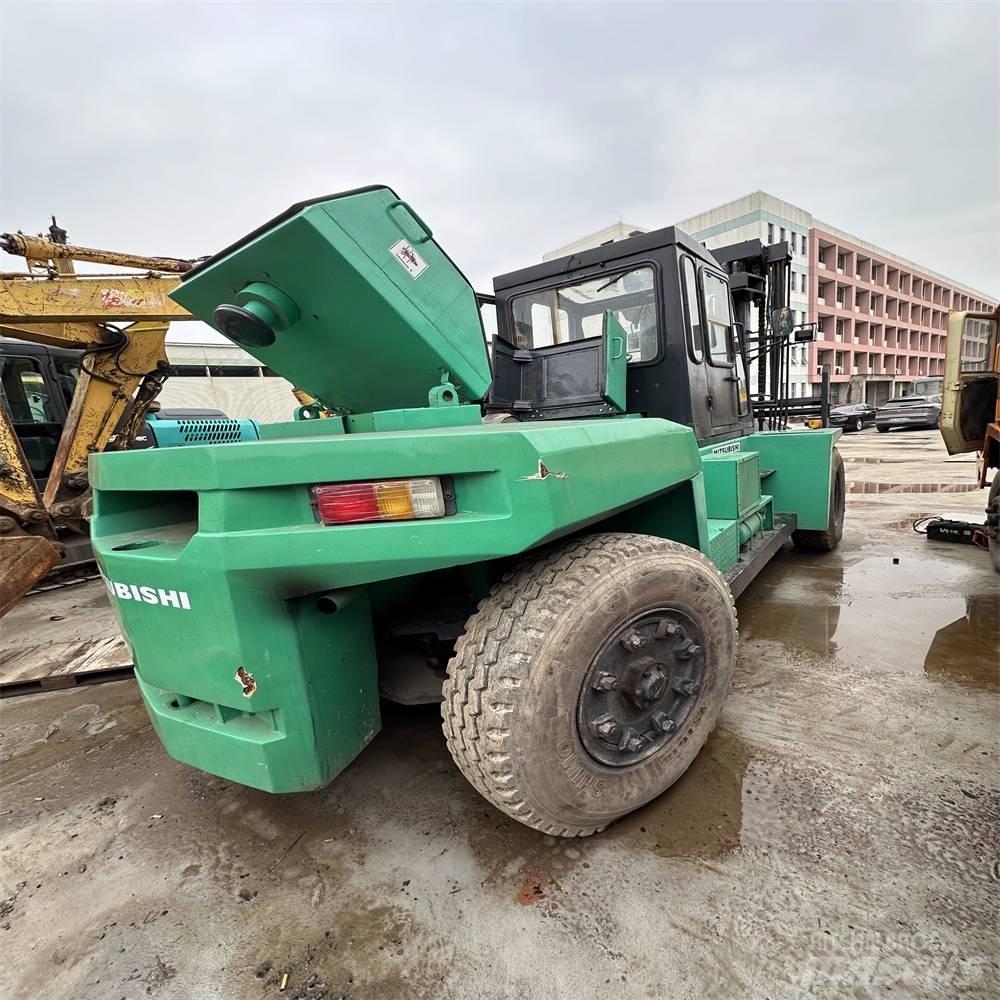 Mitsubishi FD160 Dieselové vozíky