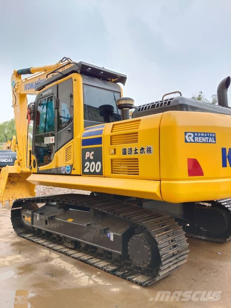 Komatsu PC 200-8 Pásová rýpadla