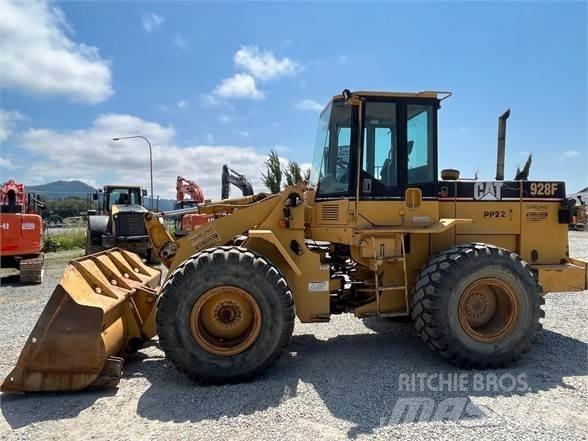 CAT 928F Kolové nakladače