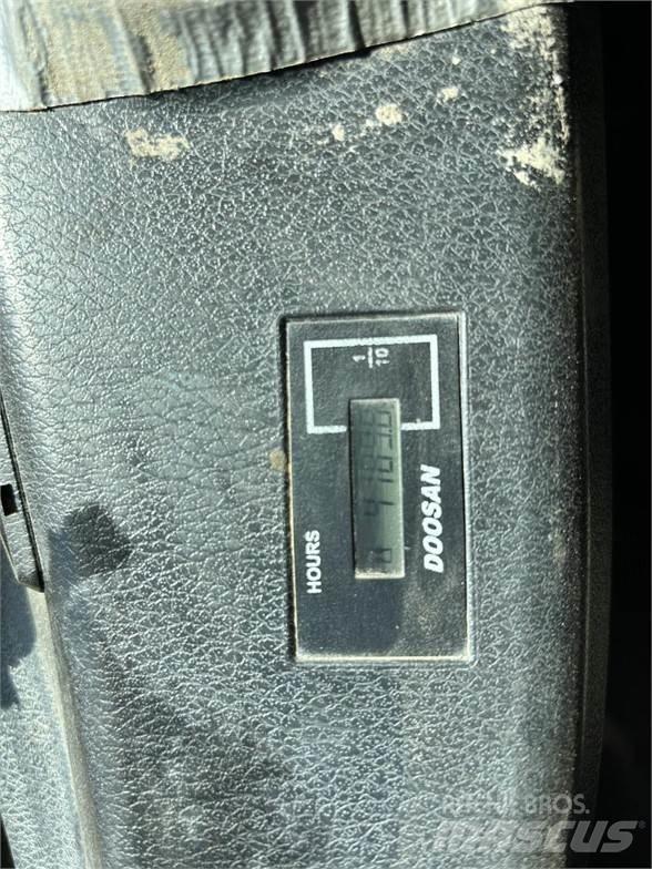 Doosan DL300 Kolové nakladače