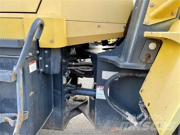 Komatsu WA320 Kolové nakladače