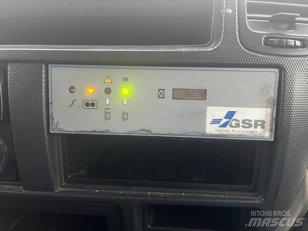 Nissan GSR B200PX Vertikální sloupové výtahy