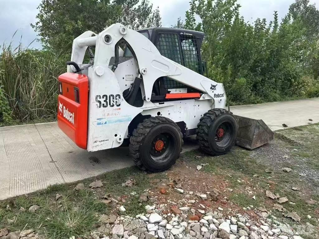 Bobcat S 300 Smykem řízené nakladače