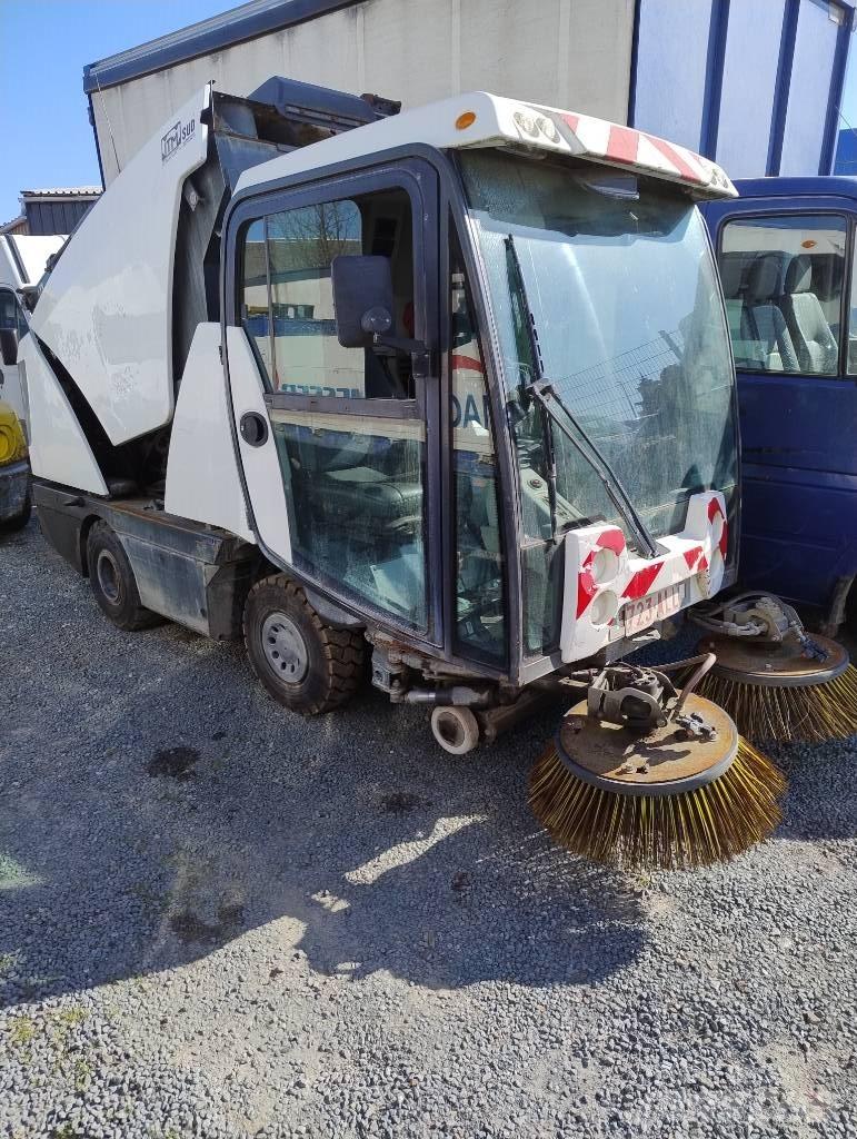 Johnston CN 200 Zametací stroje