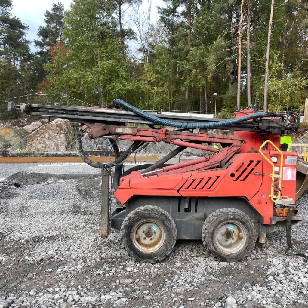 Sandvik DC 122R Povrchové vrtací stroje