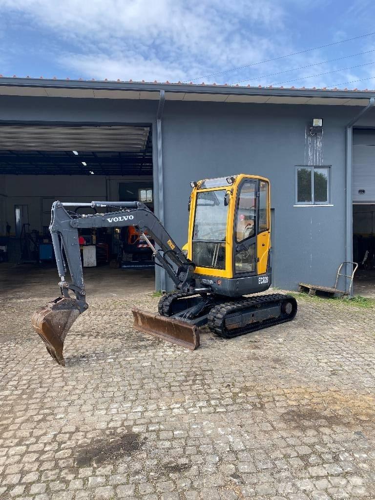 Volvo ECR 28 Mini rýpadla < 7t