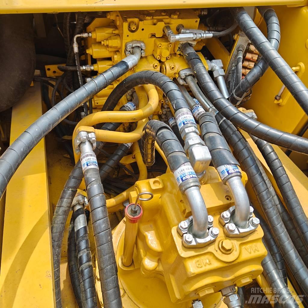 Komatsu 350-7 Pásová rýpadla