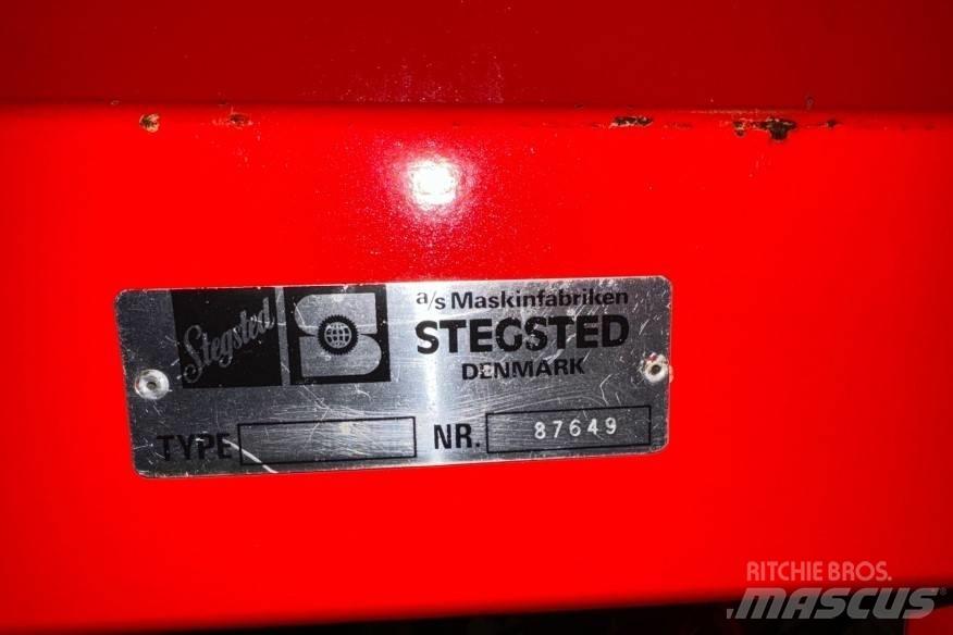 Stegsted 4M Mechanické secí stroje