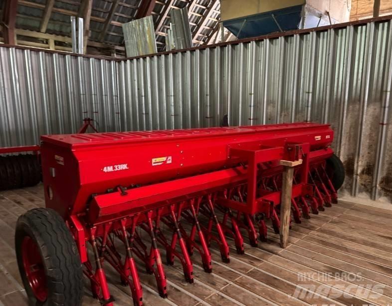 Stegsted 4M Mechanické secí stroje