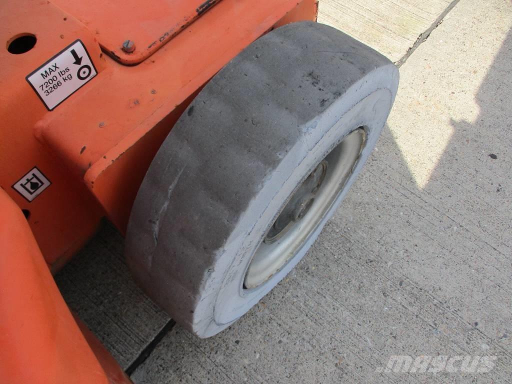 JLG E400 AJPN (745) Kompaktní samohybné kloubové plošiny