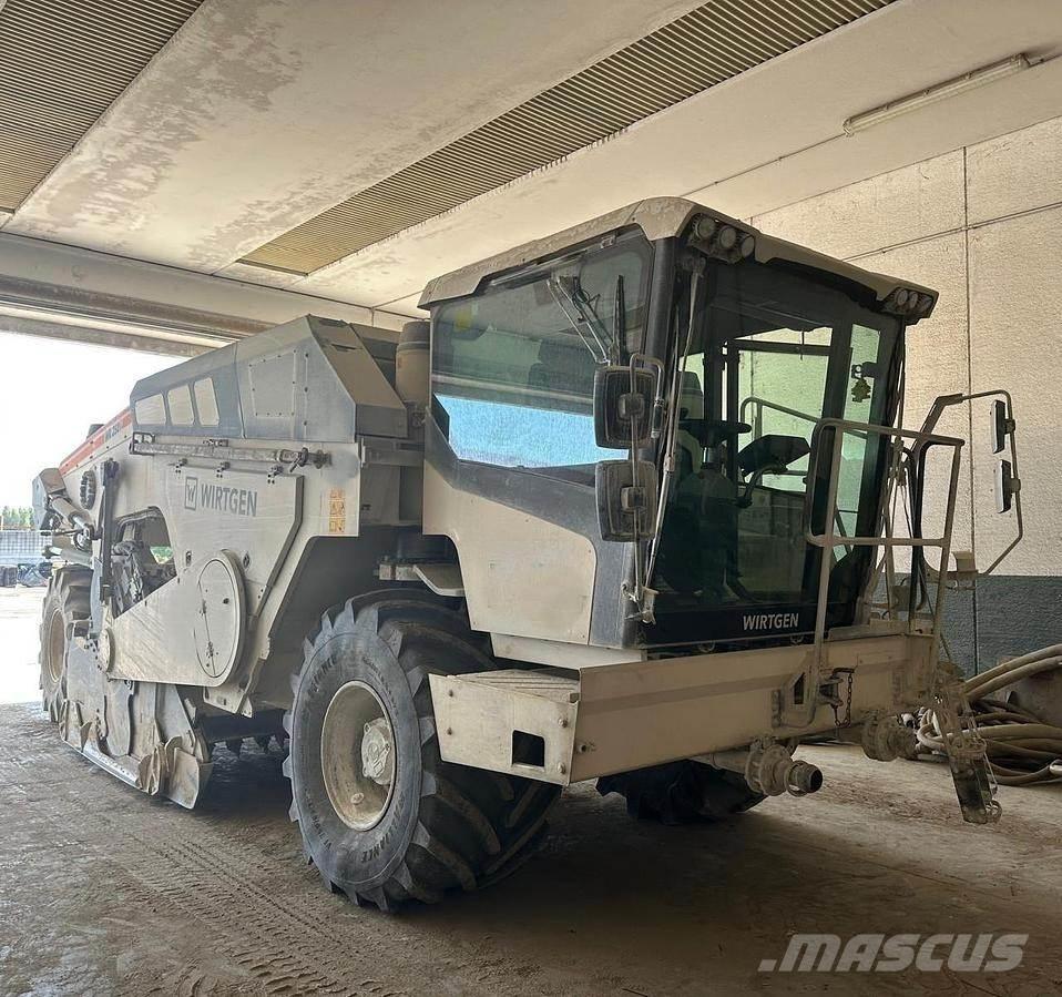 Wirtgen WR250i Recyklátory asfaltu