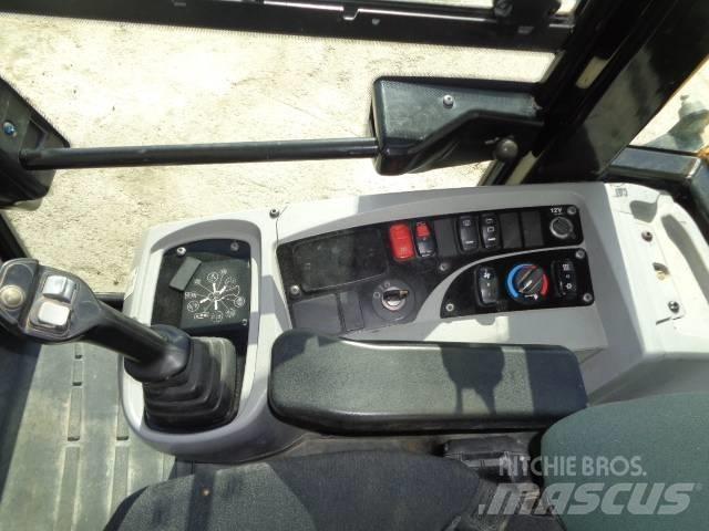 CAT 908M Kolové nakladače